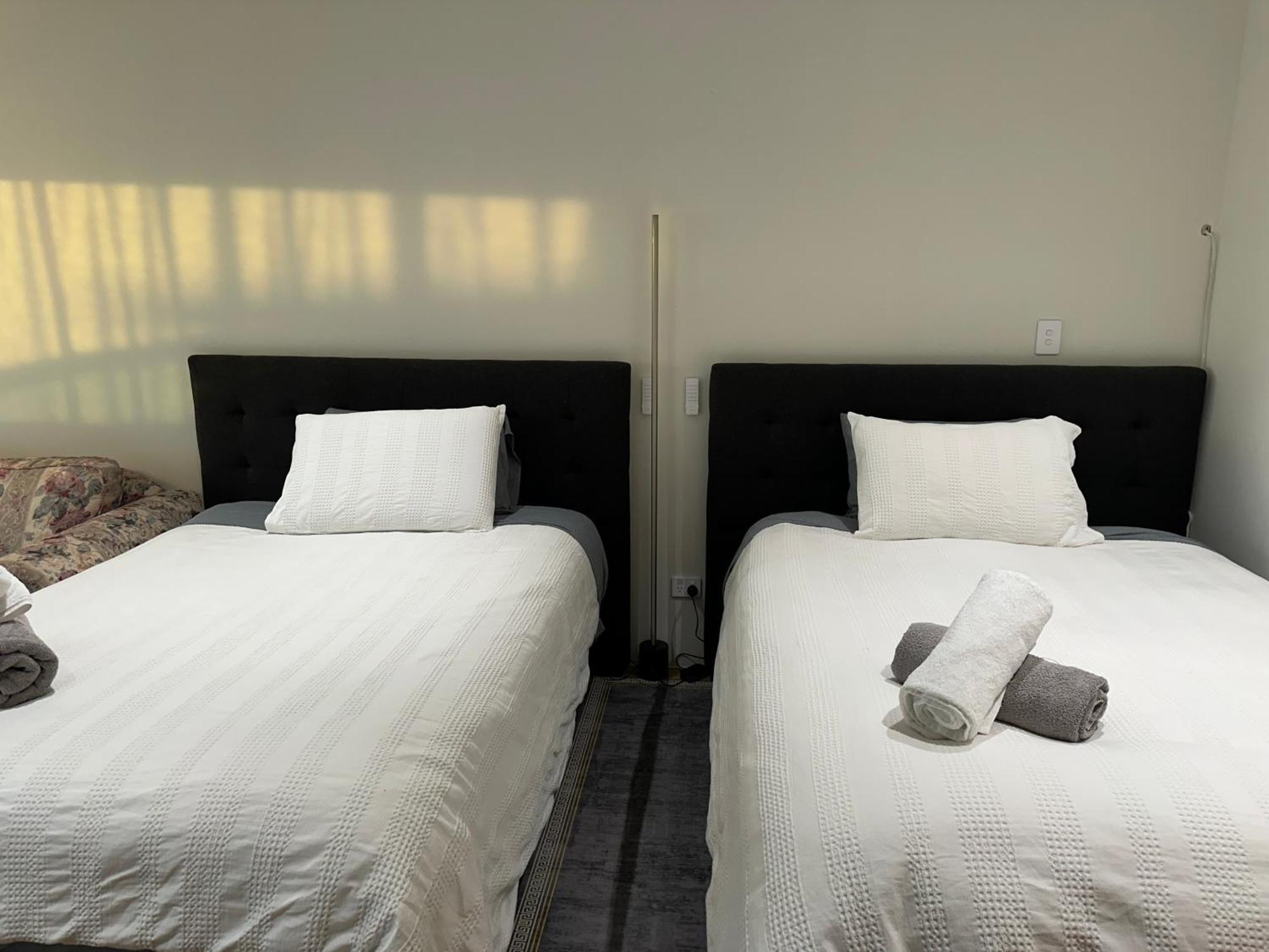 Beautiful Lakeview Apartment タウポ エクステリア 写真